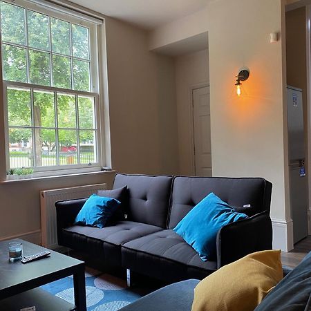 Stunning King Suite Apartment In The Heart Of Leeds City Center エクステリア 写真
