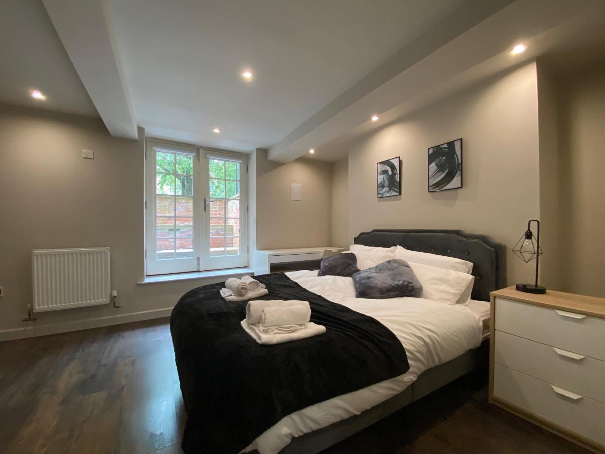 Stunning King Suite Apartment In The Heart Of Leeds City Center エクステリア 写真