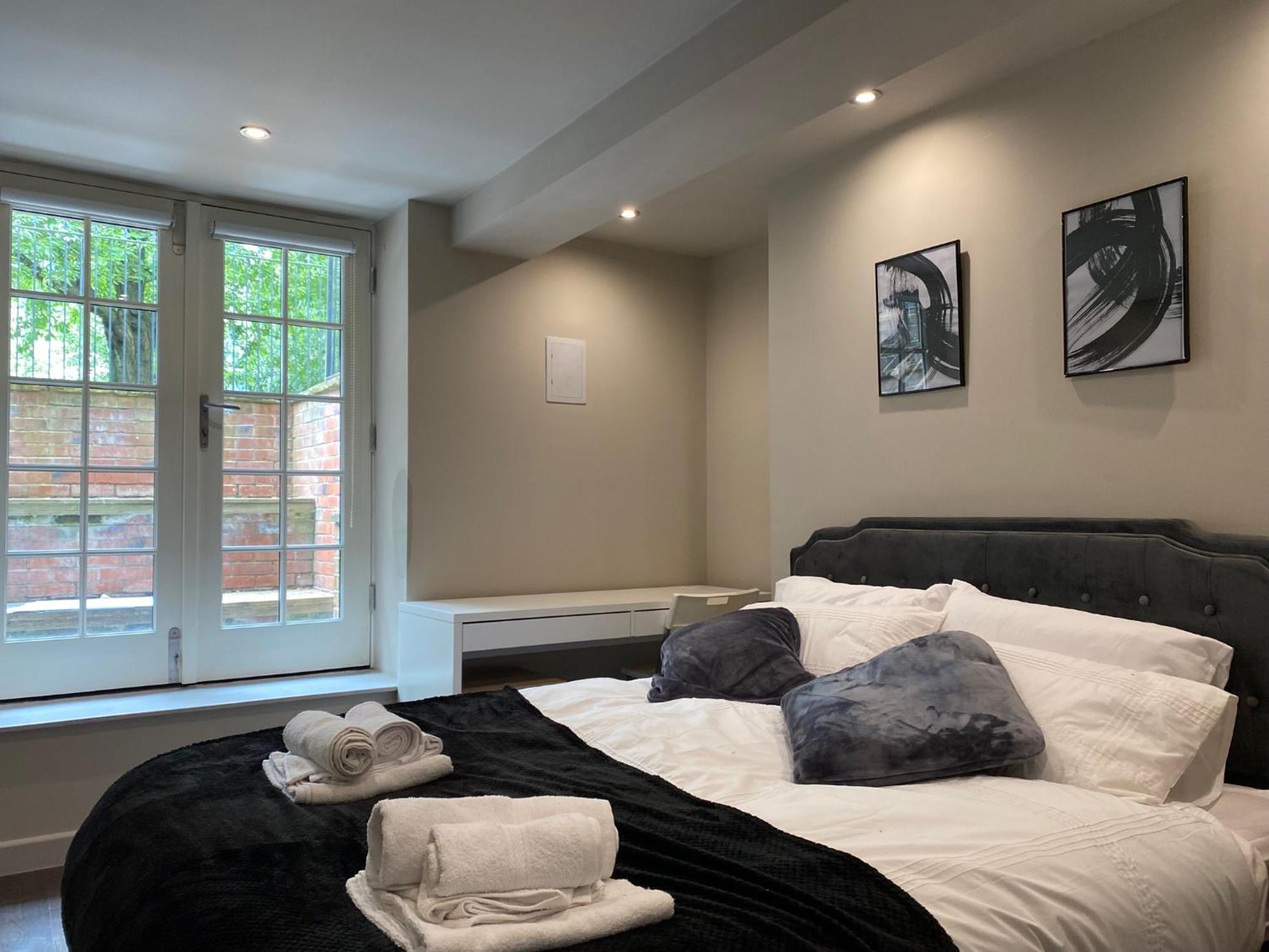 Stunning King Suite Apartment In The Heart Of Leeds City Center エクステリア 写真
