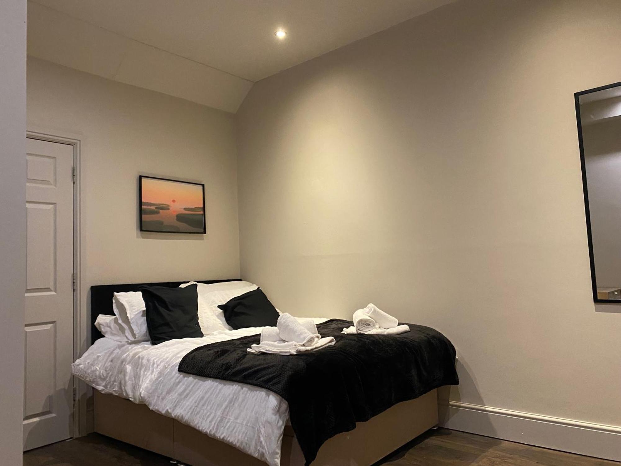 Stunning King Suite Apartment In The Heart Of Leeds City Center エクステリア 写真